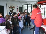 Mina visita bombeiros 02.JPG