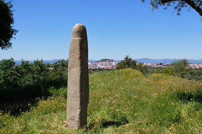 Menir sao martinho foto Aida Beirão.jpg